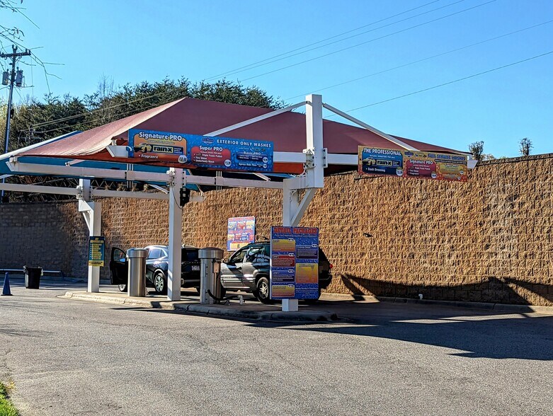 120 Brawley School Rd, Mooresville, NC à vendre - Photo du bâtiment - Image 3 de 8