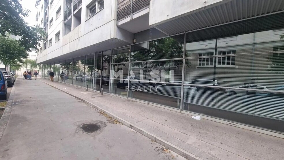 Flex in Lyon for lease - Building Photo - Image 1 of 13