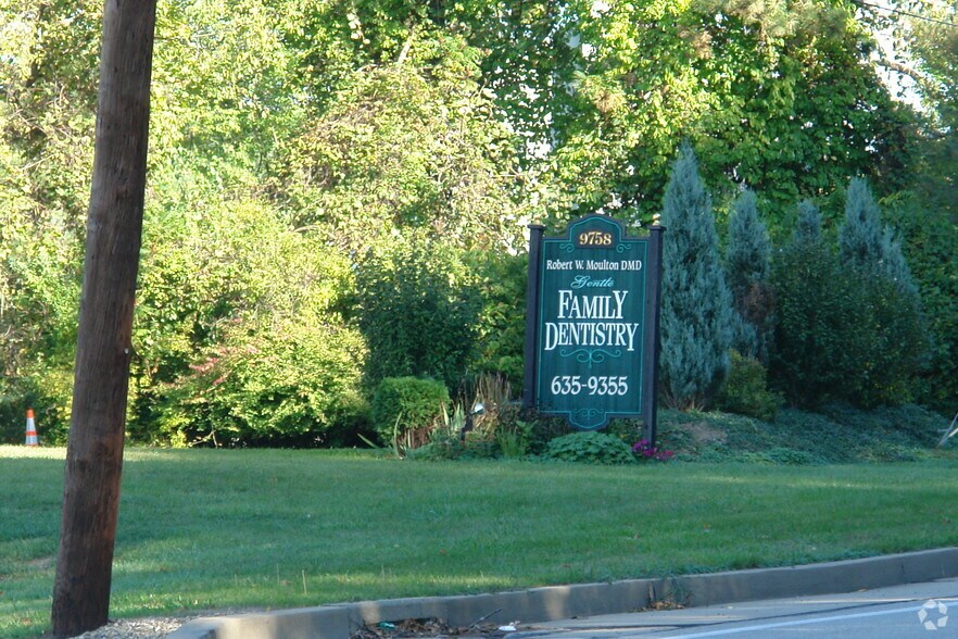 9758 Perry Hwy, Wexford, PA à louer - Photo du bâtiment - Image 3 de 3