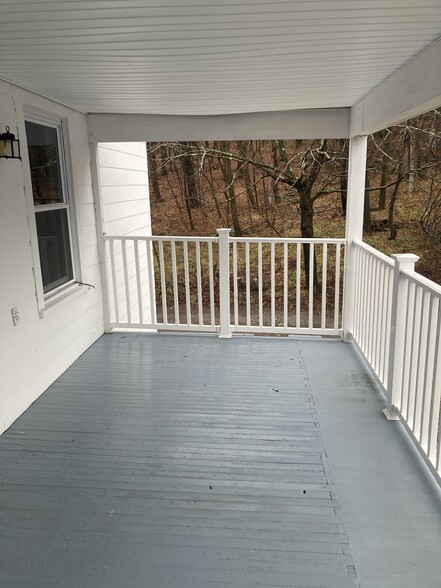 26 Elmwood Ave, Philmont, NY à vendre - Photo du bâtiment - Image 3 de 12