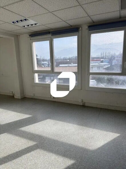 106 Rue De La Liberté, Seyssins à louer - Photo principale - Image 2 de 8