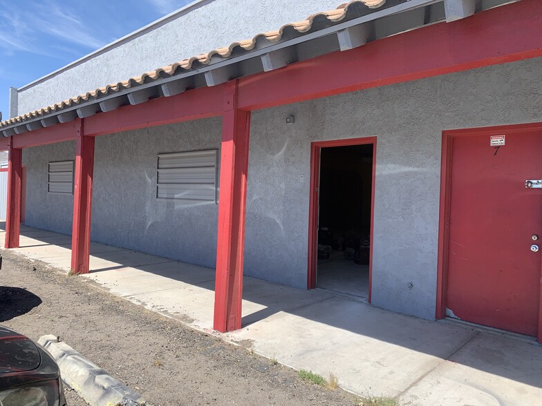 2064 Plaza Dr, Bullhead City, AZ à louer - Photo du bâtiment - Image 3 de 11