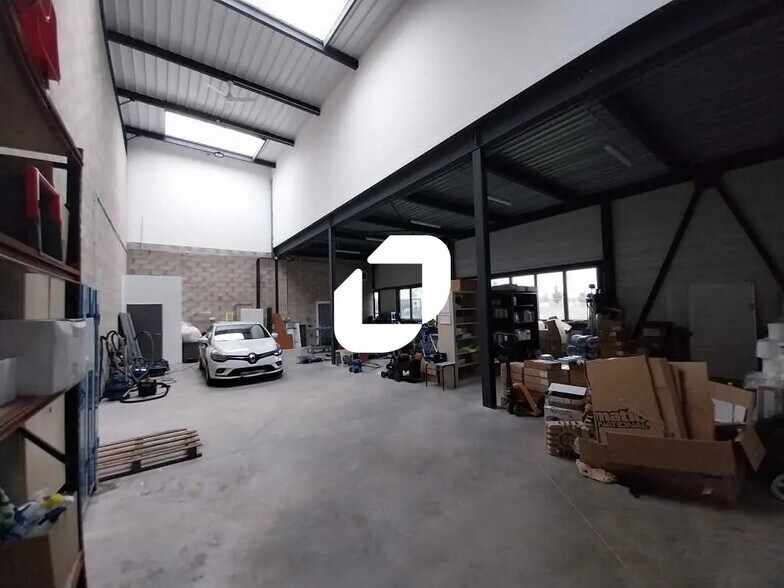 10 Boulevard De La Communauté, Buchelay for lease - Interior Photo - Image 2 of 9