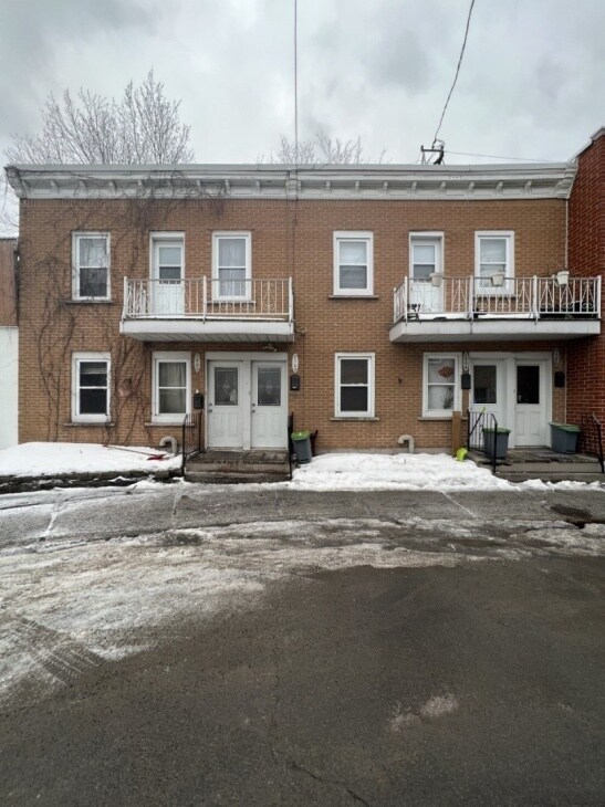 2100-2106 Pl Larivière, Montréal, QC à vendre Photo du bâtiment- Image 1 de 1