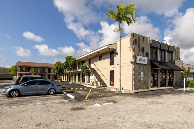 Plus de détails pour 1100 E Oakland Park Blvd, Oakland Park, FL - Commerce de détail à louer
