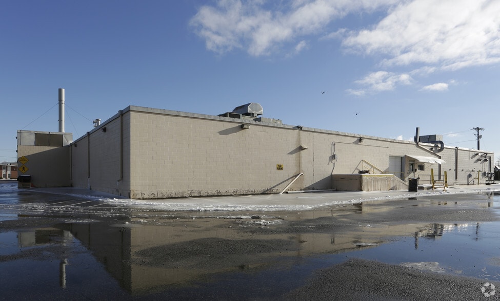 22 Graf Rd, Newburyport, MA à louer - Photo du bâtiment - Image 3 de 24