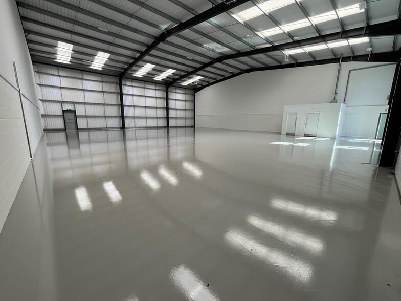 8 Axial Way, Colchester for lease - Interior Photo - Image 3 of 8