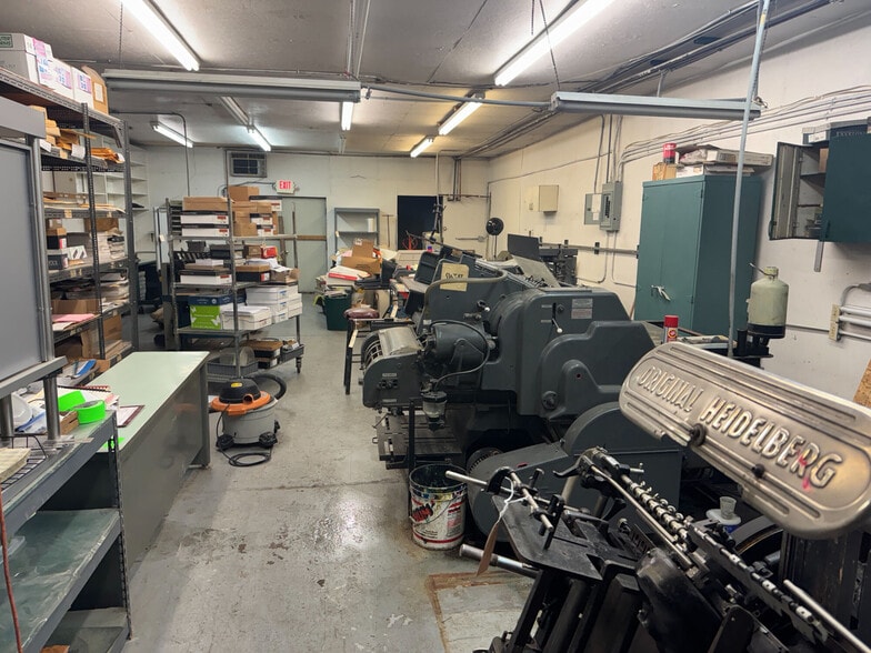 5227 5th Ave, Koppel, PA à vendre - Photo du bâtiment - Image 2 de 4