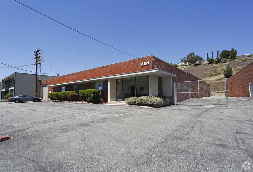 751 Monterey Pass Rd, Monterey Park, CA for lease - Building Photo - Image 1 of 10