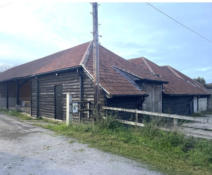 Unit 1 Brocas Lands, Pitfield Ln, Silchester for lease - Primary Photo - Image 1 of 1