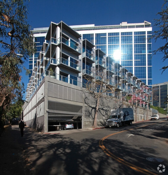 9220 W Sunset Blvd, West Hollywood, CA for lease - Building Photo - Image 2 of 2
