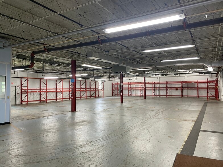 221 Fentress Blvd, Daytona Beach, FL for lease - Building Photo - Image 3 of 13