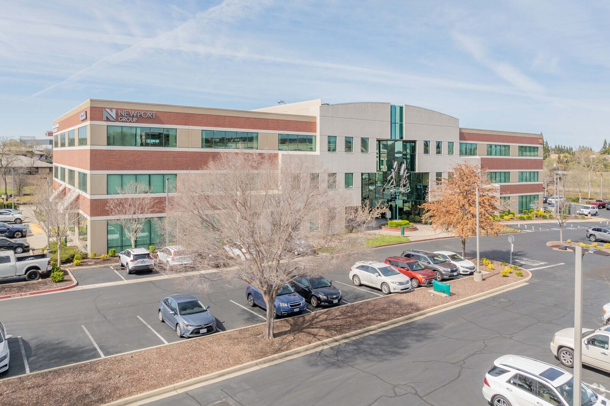 35 Iron Point Cir, Folsom, CA à louer Photo du bâtiment- Image 1 de 13