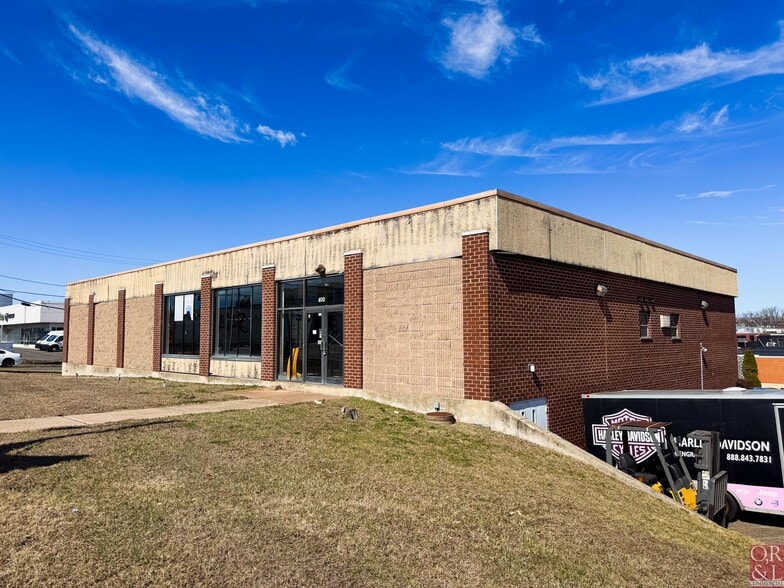 400 Connecticut Blvd, East Hartford, CT for lease - Building Photo - Image 2 of 19