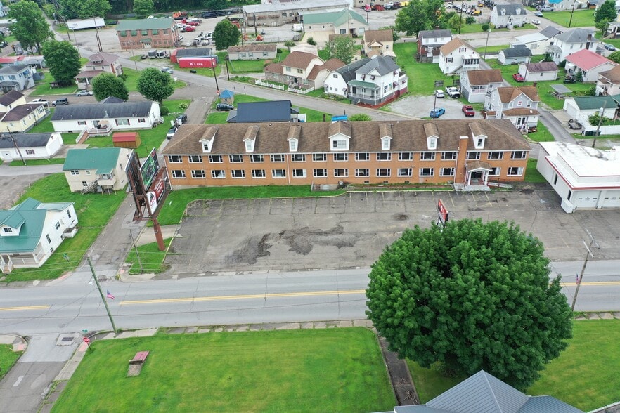 834 3rd St, New Martinsville, WV for sale - Aerial - Image 2 of 17