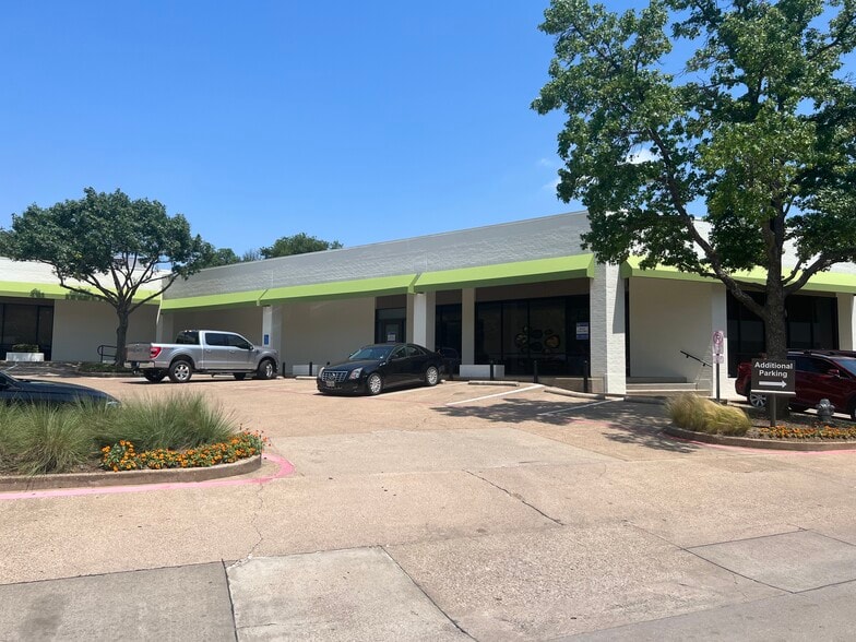 2122 W Park Row Dr, Arlington, TX for sale - Building Photo - Image 2 of 4