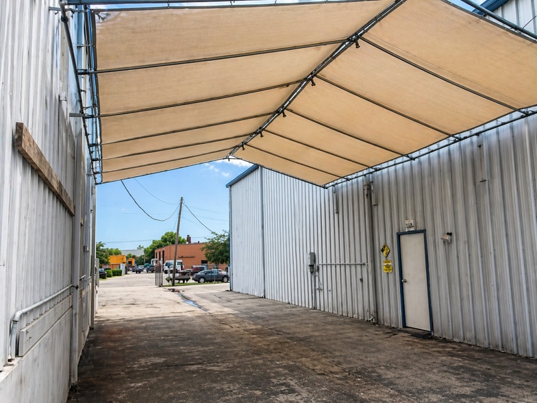 4550 SE Hampton Ct, Stuart, FL for sale - Building Photo - Image 3 of 7