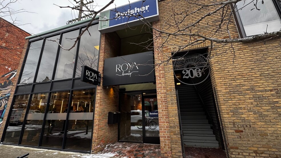 208 E Washington St, Ann Arbor, MI for lease - Building Photo - Image 2 of 2