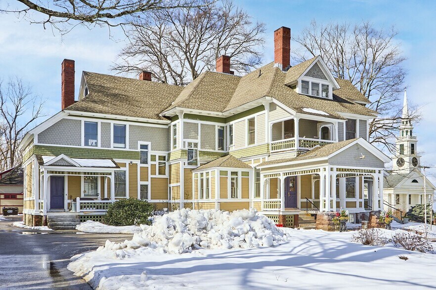 2 South St, Grafton, MA à vendre - Photo du bâtiment - Image 1 de 44