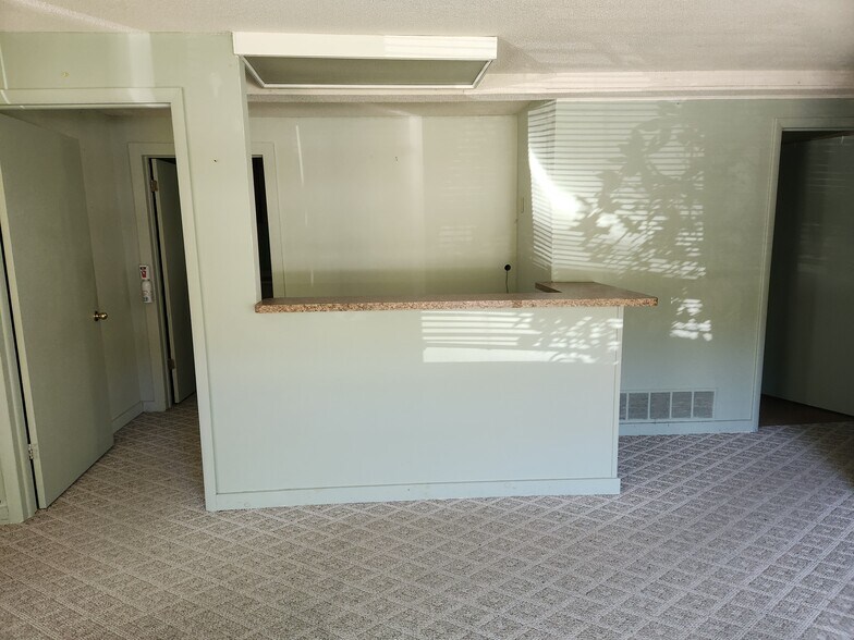 4939 State Highway 23, Norwich, NY à vendre - Photo du bâtiment - Image 2 de 10