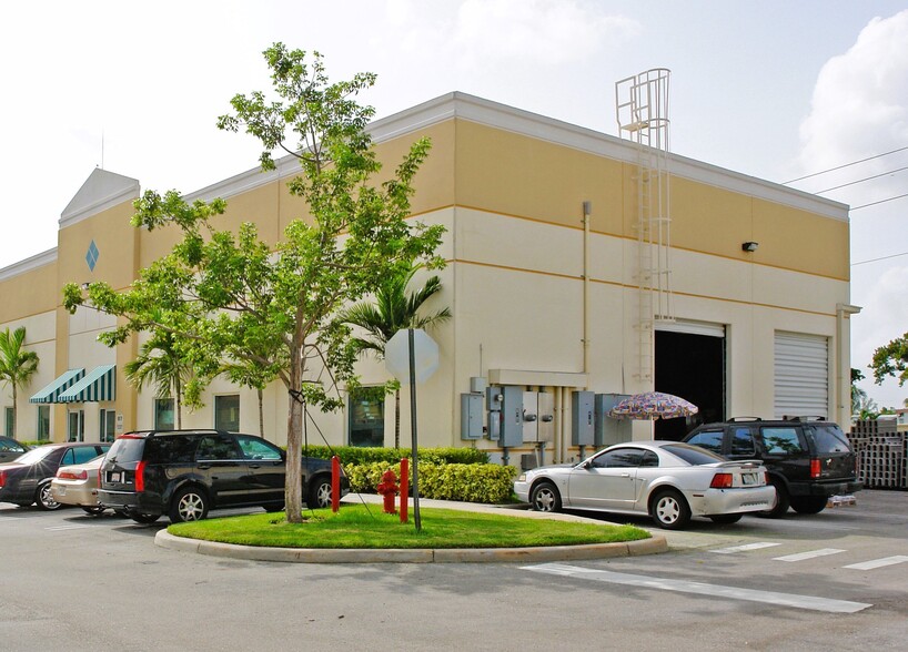 913-919 NW 31st Ave, Pompano Beach, FL for lease - Building Photo - Image 1 of 32