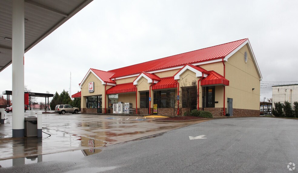 118 N Oliver St, Elberton, GA à louer - Photo du bâtiment - Image 2 de 2