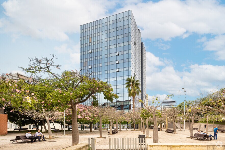 Gran Via Corts Catalanes, 128-136, Barcelone, Barcelona à louer - Photo du bâtiment - Image 3 de 5