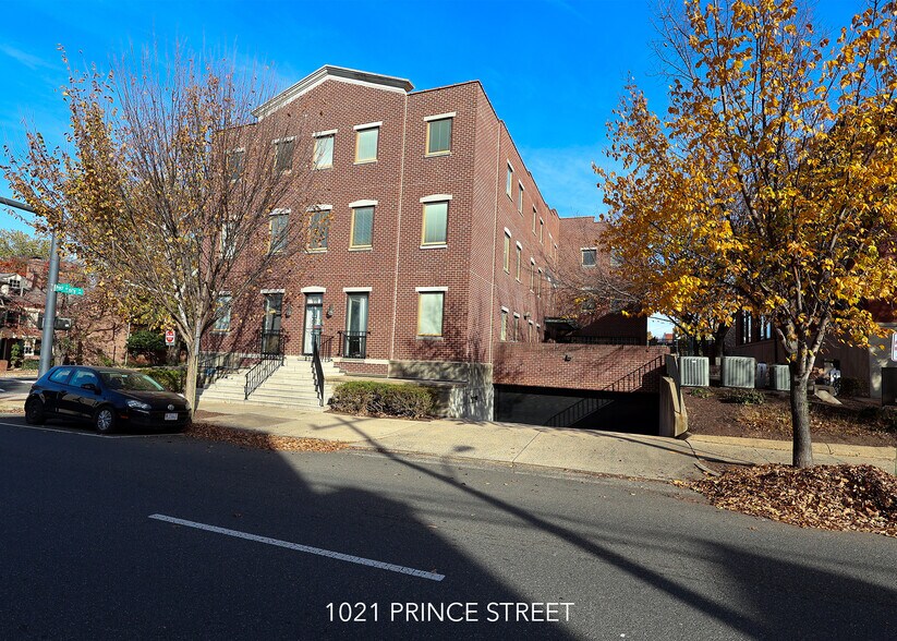 1021 Prince St, Alexandria, VA à vendre - Photo du bâtiment - Image 1 de 8