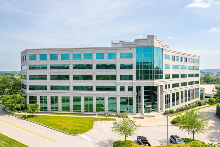 401 Plymouth Rd, Plymouth Meeting, PA à louer - Photo du bâtiment - Image 2 de 22