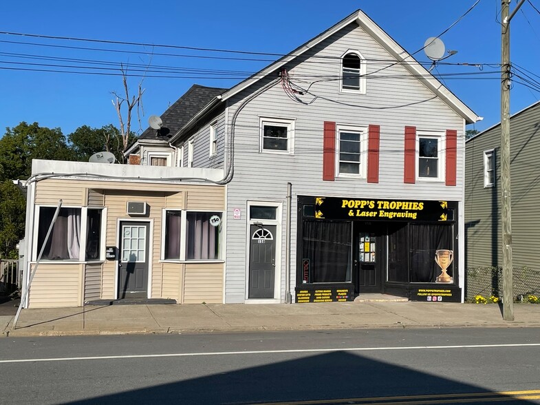 158-160 W Main St, Walden, NY à vendre - Photo du bâtiment - Image 2 de 39