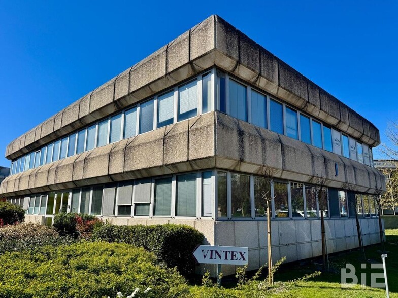 Office in Bruges for lease - Building Photo - Image 1 of 13