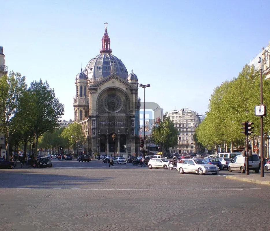 Retail in Paris for lease Building Photo- Image 1 of 4