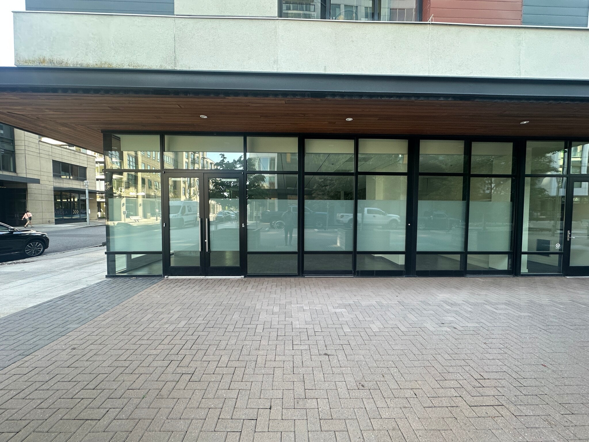 3750 S River Pky, Portland, OR for lease Interior Photo- Image 1 of 3