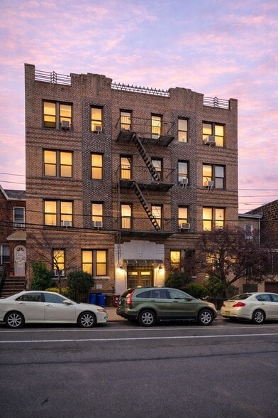 34-12 29th St, Long Island City, NY for sale - Building Photo - Image 2 of 17