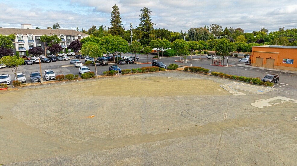 601 Saratoga Ave, San Jose, CA for sale - Primary Photo - Image 1 of 4