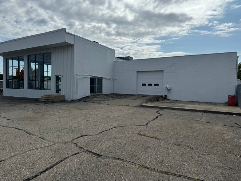 457 N Cedar Rd, Mason, MI à vendre - Photo du bâtiment - Image 2 de 8