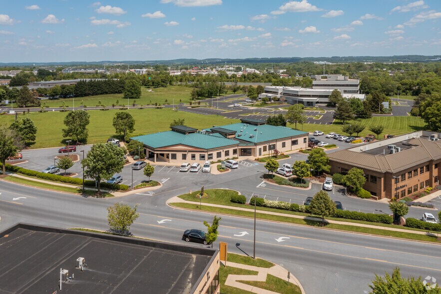 130 Thomas Johnson Dr, Frederick, MD à louer - Aérien - Image 2 de 4