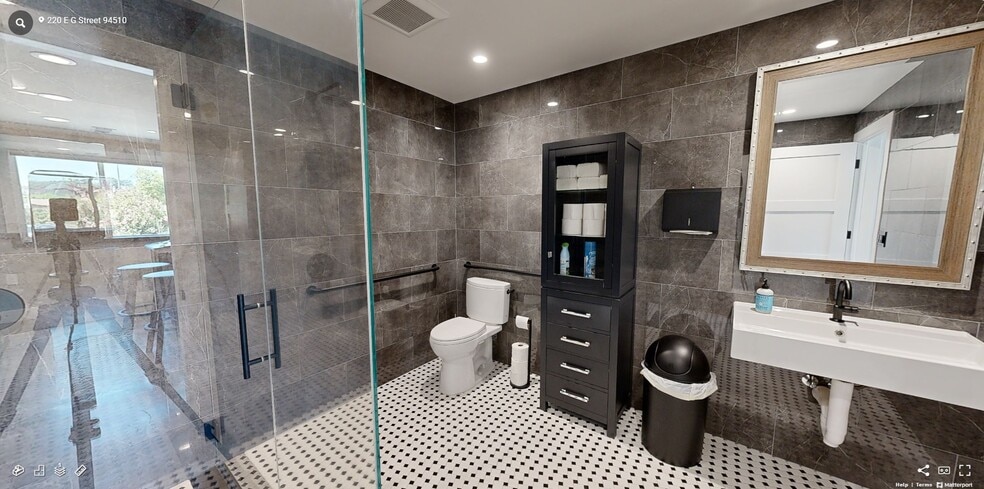 220 E G St, Benicia, CA à vendre - Photo intérieure - Image 2 de 8