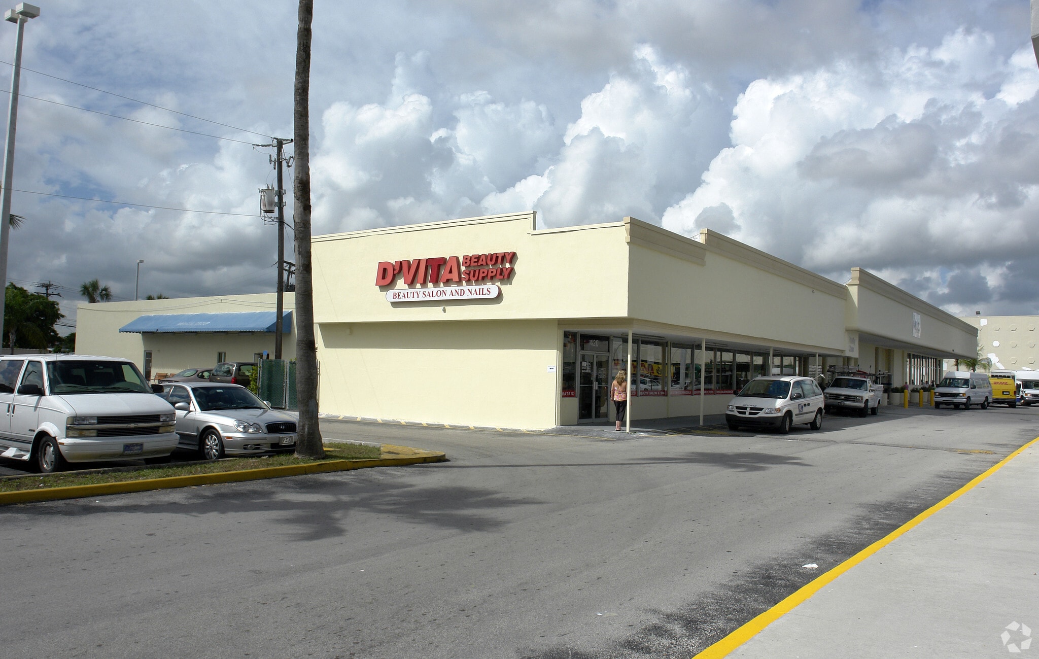 420-470 W 49th St, Hialeah, FL for lease Primary Photo- Image 1 of 4