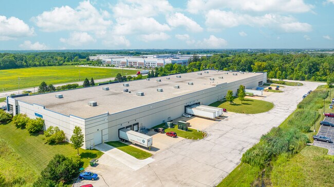 Plus de détails pour 100 W Oakwood Rd, Oak Creek, WI - Industriel à louer