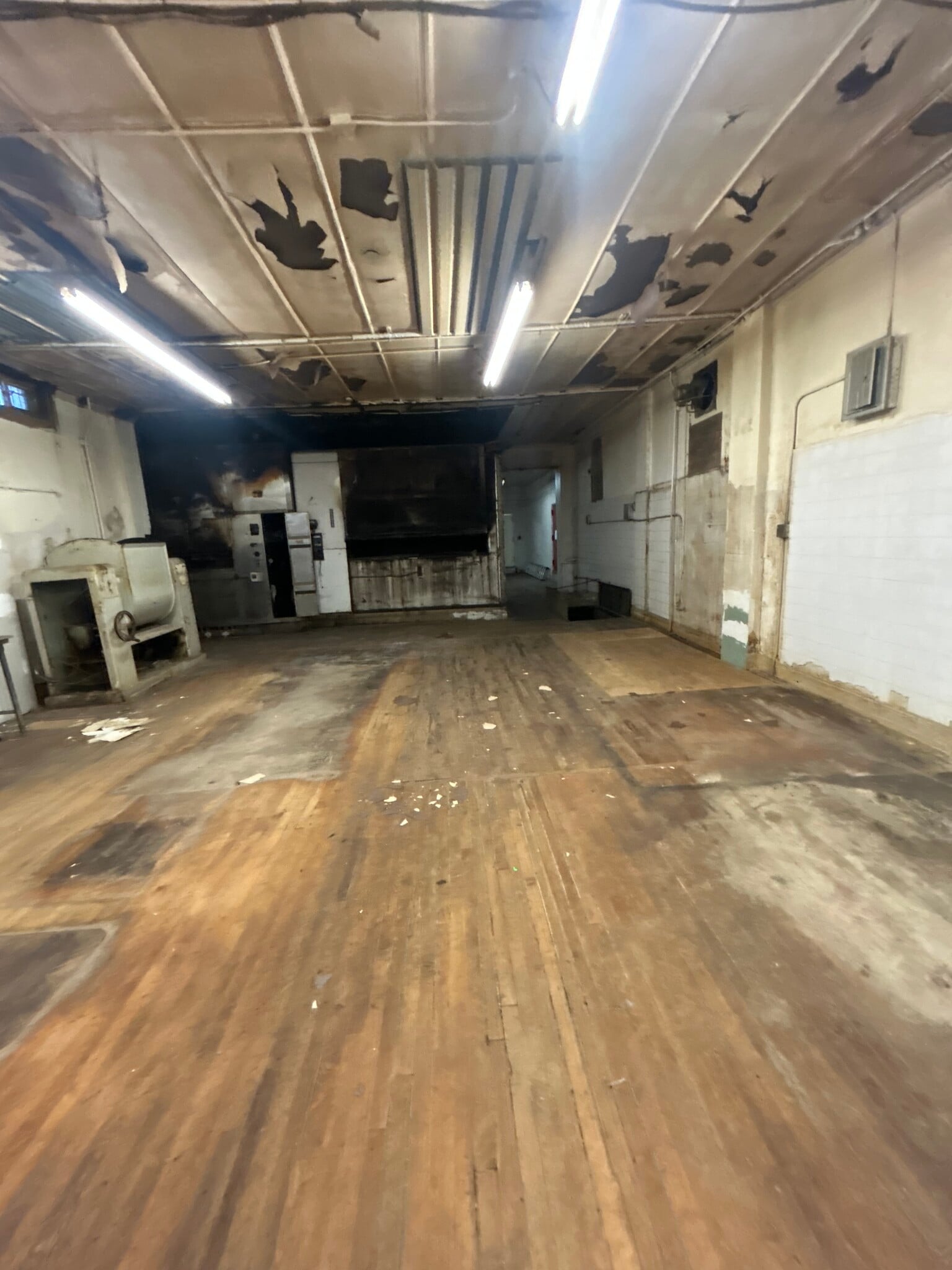 2364 Steinway St, Astoria, NY for lease Building Photo- Image 1 of 5