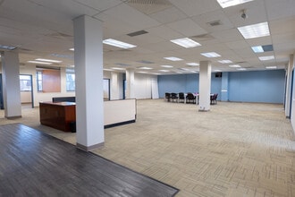 422 6th St, New Westminster, BC for lease Interior Photo- Image 2 of 12