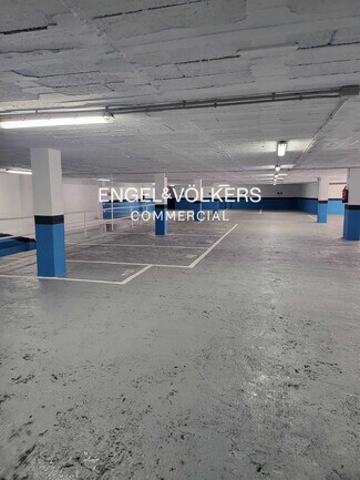 Plus de détails pour Multi-résidentiel à vendre