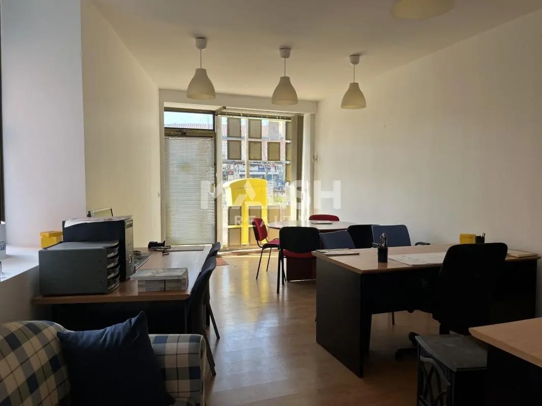 Commerce de détail dans Villeurbanne à louer Photo intérieure- Image 1 de 6