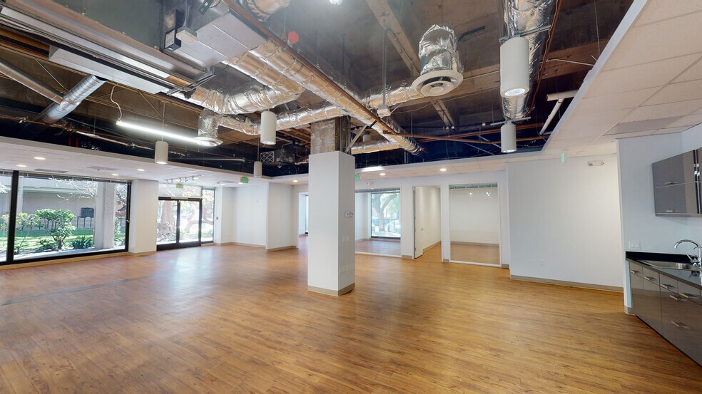 6310 San Vicente Blvd, Los Angeles, CA à louer - Numérisation 3D de Matterport - Image 3 de 14