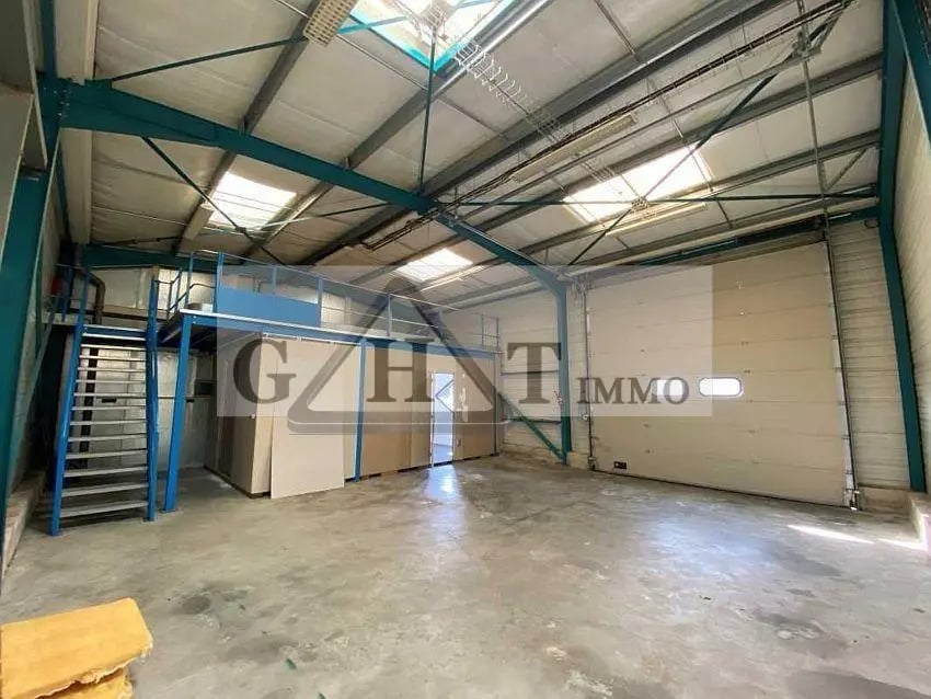 Industrial in Marcoussis for lease Interior Photo- Image 1 of 7