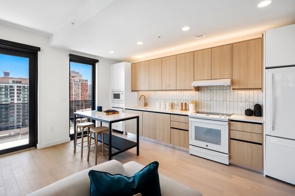 30 Park Ln N, Jersey City, NJ à louer - Photo du bâtiment - Image 2 de 11