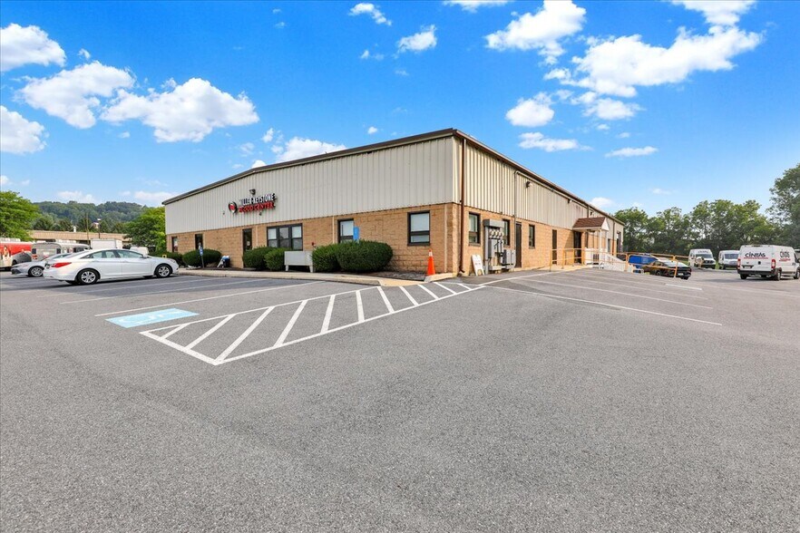 2745A Leisczs Bridge Rd, Reading, PA à vendre - Photo du bâtiment - Image 2 de 54