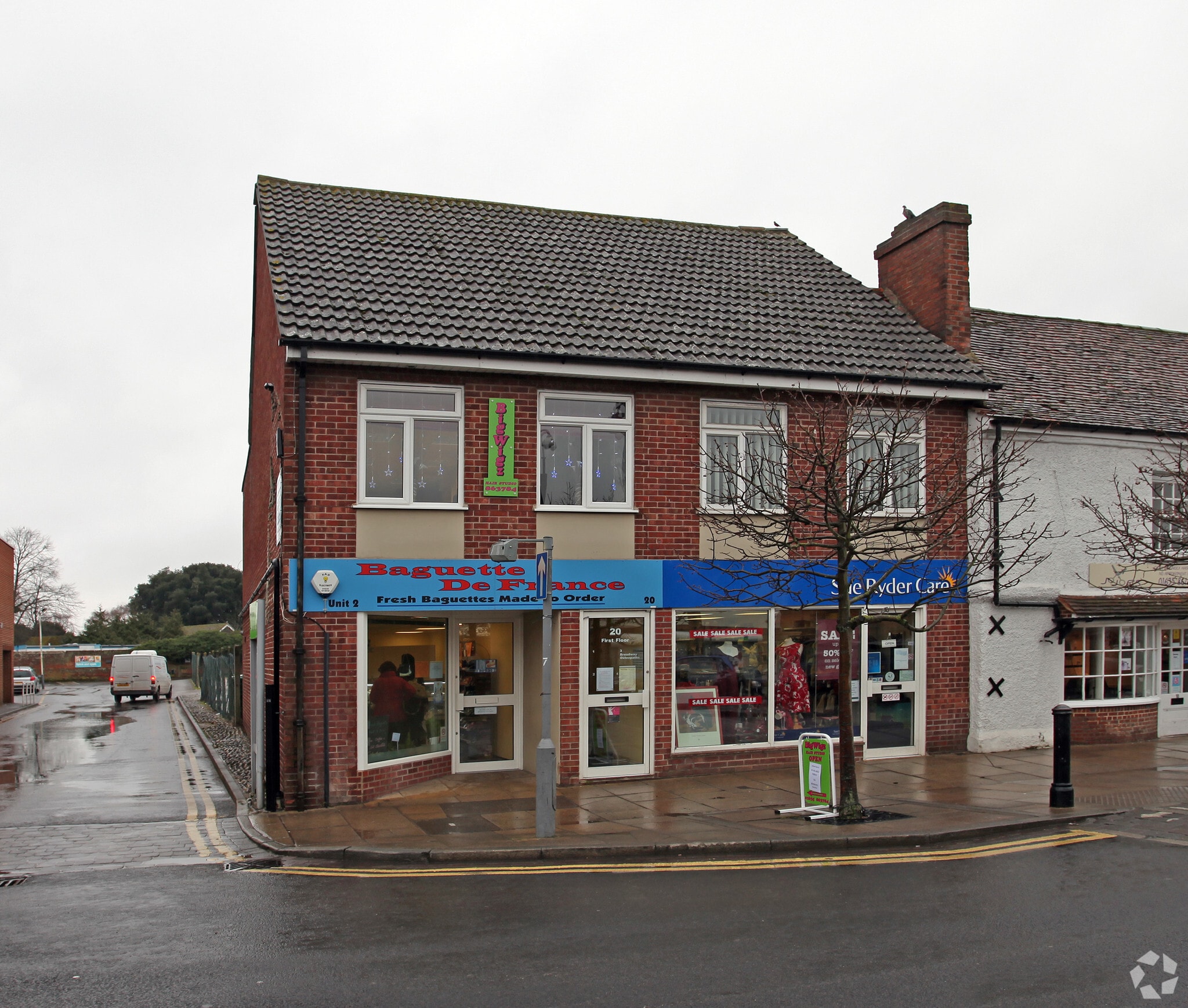 20 The Broadway, Thatcham for lease Primary Photo- Image 1 of 3