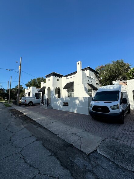 822 Menendez Ct, Orlando, FL à louer - Photo du bâtiment - Image 2 de 29
